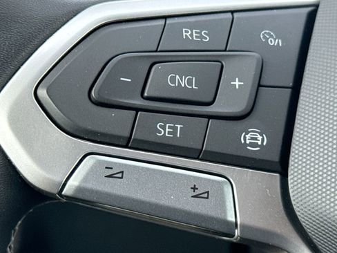 Used 2023 Volkswagen Atlas Cross Sport SE image 20