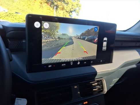 New 2025 Ford Maverick XL image 21