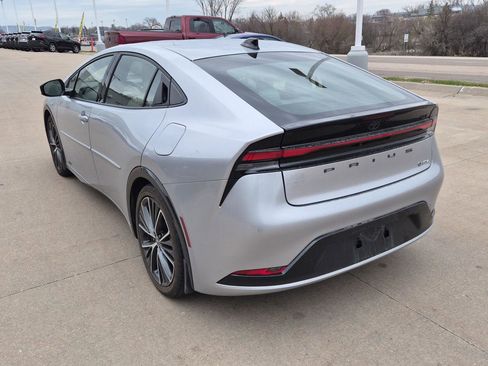 Used 2026 Toyota Prius XLE image 9