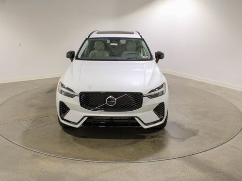 New 2026 Volvo XC60 T8 Ultra w/ Protection Package Premier image 8
