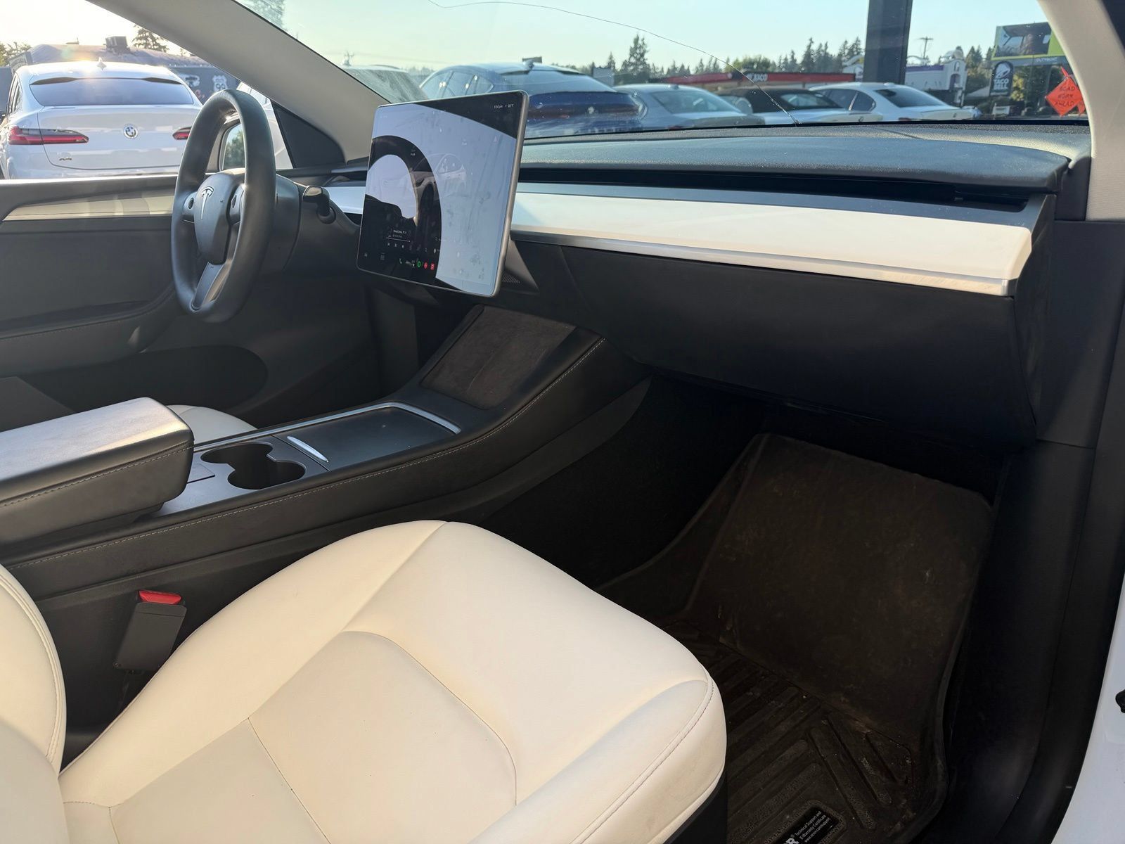 Used 2024 Tesla Model Y Long Range AWD/4WD image 22