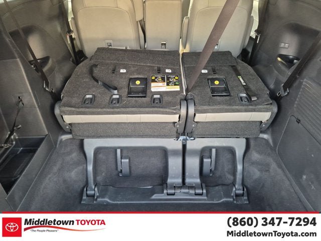 Used 2026 Toyota Sienna XLE FWD image 33