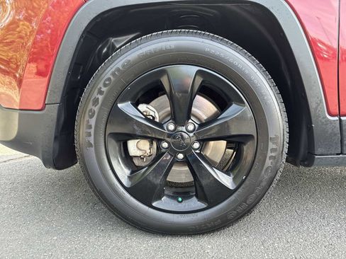 Used 2017 Jeep Cherokee High Altitude AWD/4WD image 18