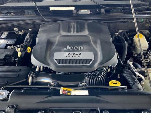 Used 2012 Jeep Wrangler Sport AWD/4WD image 28