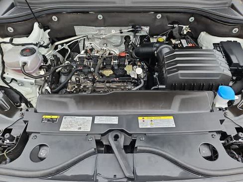 Used 2024 Volkswagen Atlas SE AWD/4WD image 12