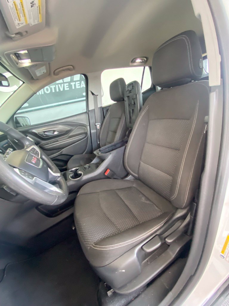Used 2023 GMC Terrain SLE FWD image 10
