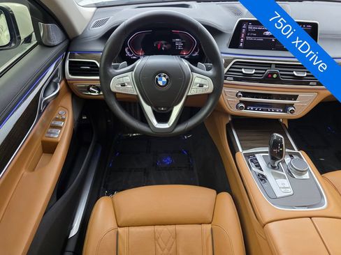 Used 2022 BMW 750i xDrive AWD/4WD image 13