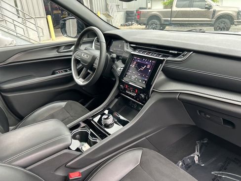 Used 2023 Jeep Grand Cherokee L Laredo AWD/4WD image 43
