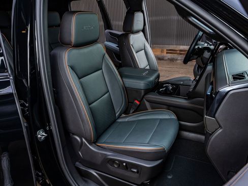 Used 2025 GMC Yukon XL AT4 w/ Premium Trailering Package AWD/4WD image 30