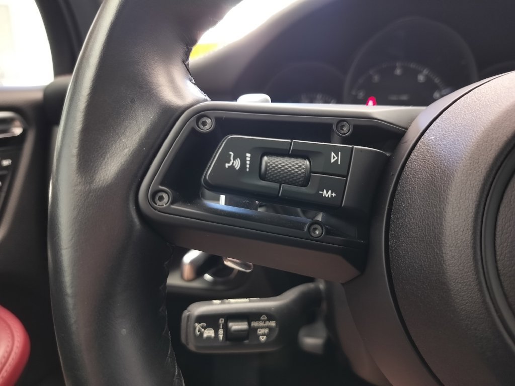 Certified 2024 Porsche Macan Turbo AWD/4WD image 11