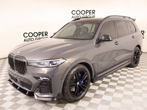 Used 2022 BMW X7 M50i AWD/4WD image 11
