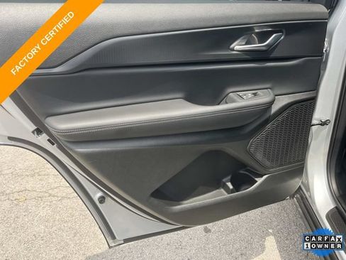 Certified 2025 Jeep Grand Cherokee L Laredo w/ MOPAR Finishing Package AWD/4WD image 18