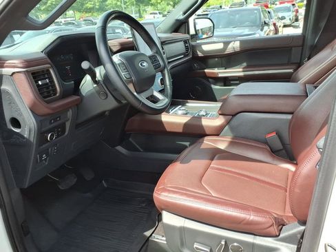 Used 2023 Ford Expedition Limited AWD/4WD image 10