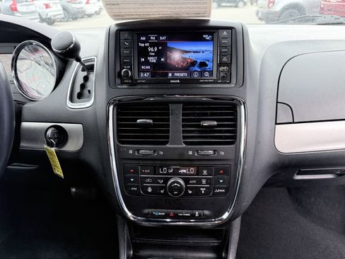 Used 2019 Dodge Grand Caravan GT FWD image 11