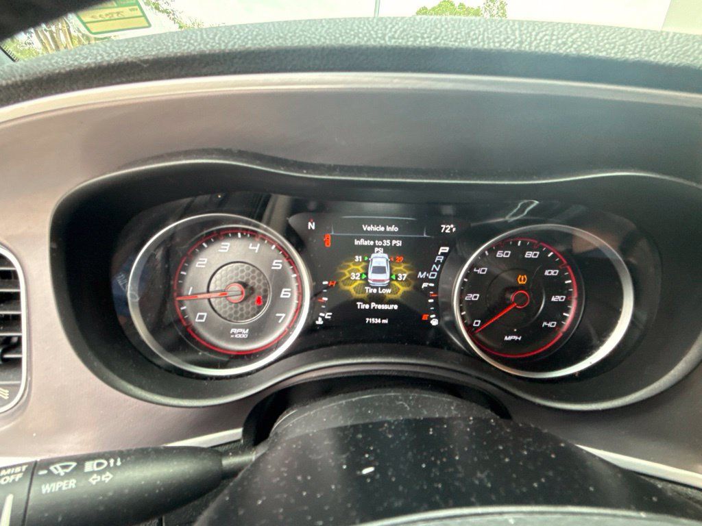 Used 2019 Dodge Charger SXT RWD image 15