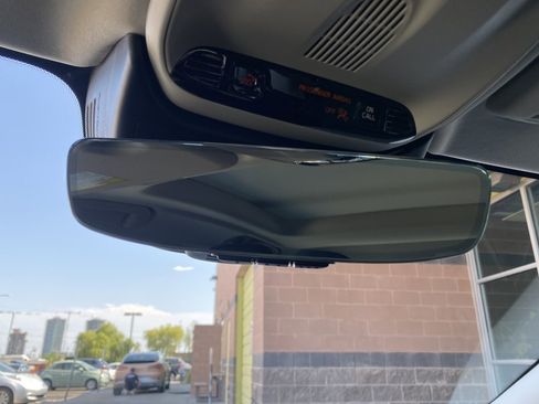 Used 2022 Volvo S60 B5 Momentum w/ Premium Package image 42