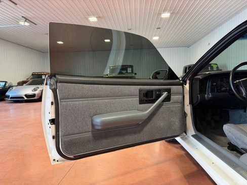 Used 1991 Chevrolet Camaro RS RWD image 15