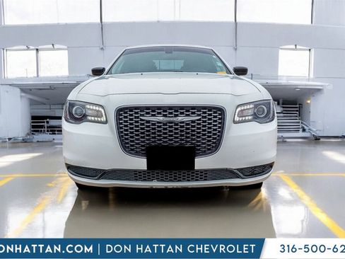 Used 2023 Chrysler 300 Touring w/ Sport Appearance Package image 24