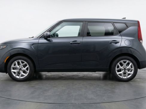 Used 2025 Kia Soul LX w/ LX Technology Package image 5