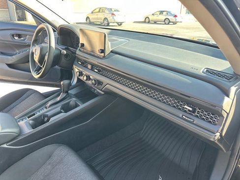 Used 2023 Honda Accord EX image 27