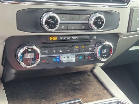 Used 2022 Ford F350 Lariat w/ Chrome Package AWD/4WD image 29
