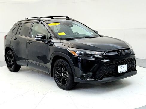 Used 2024 Toyota Corolla Cross AWD Hybrid w/ Moonroof Package image 7