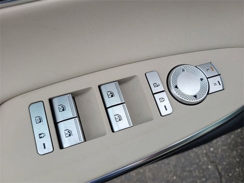 Used 2023 Genesis GV70 2.5T w/ Cargo Package image 22