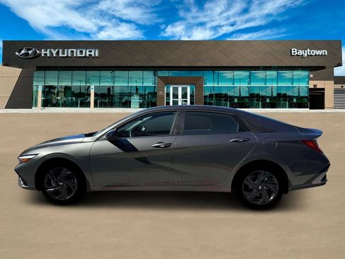 New 2026 Hyundai Elantra SEL Sport Premium FWD image 3