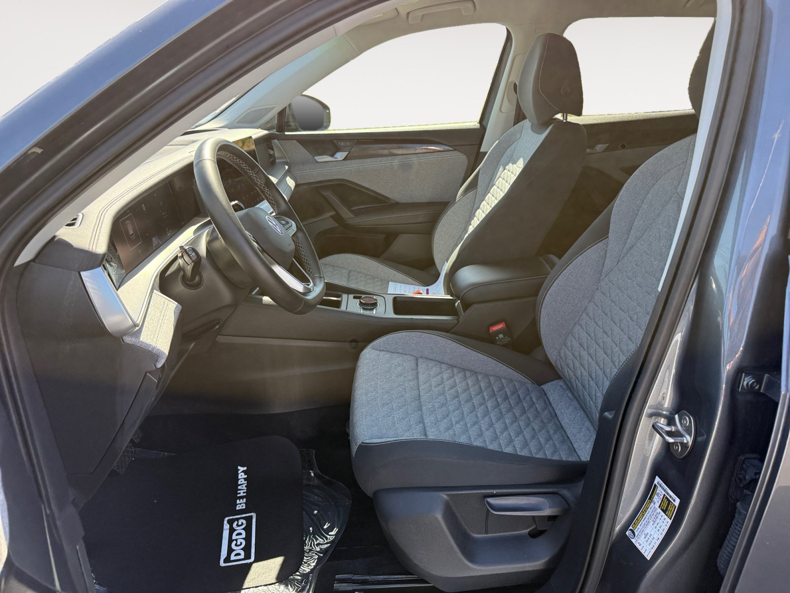 Certified 2025 Volkswagen Tiguan S FWD image 10