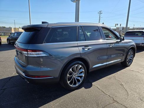 Used 2025 Lincoln Aviator Reserve w/ Illumination Package AWD/4WD image 7