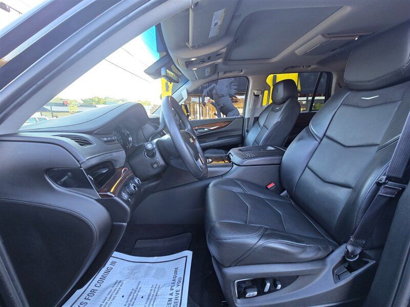 Used 2017 Cadillac Escalade Premium Luxury AWD/4WD image 16