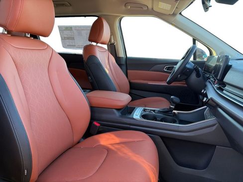 New 2026 Kia Carnival EX FWD image 15