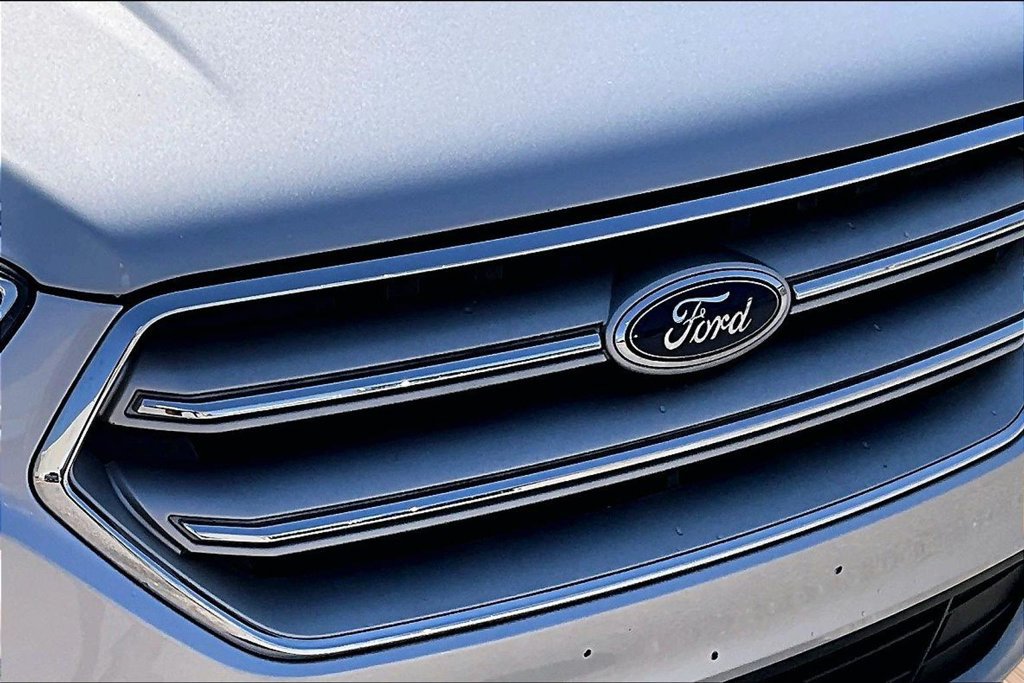 Used 2018 Ford Escape SE FWD image 25