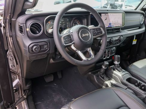 New 2026 Jeep Wrangler Unlimited Sahara AWD/4WD image 3