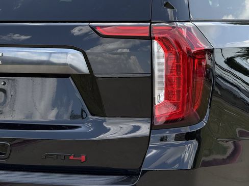 Used 2023 GMC Yukon XL AT4 w/ AT4 Premium Package AWD/4WD image 5