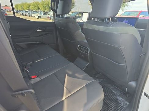 Used 2024 Lexus GX 550 image 11