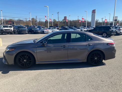 Used 2023 Toyota Camry XSE image 3