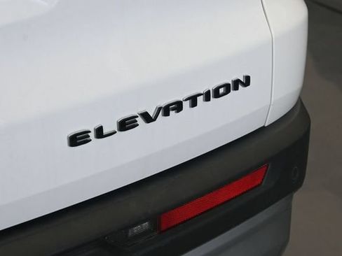Used 2024 GMC Acadia Elevation FWD image 11