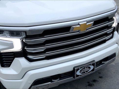 Used 2023 Chevrolet Silverado 1500 High Country w/ Technology Package AWD/4WD image 28