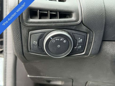 Used 2018 Ford Focus SE FWD image 18