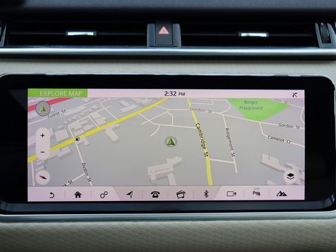 Used 2018 Land Rover Range Rover Velar S image 33