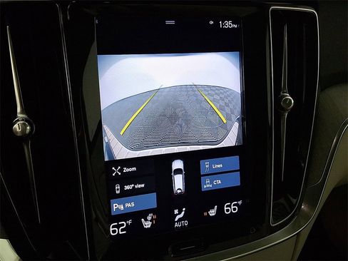 Used 2022 Volvo V60 T5 Cross Country w/ Advanced Package image 5