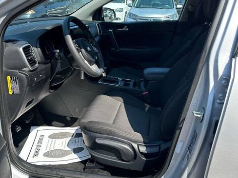 Used 2022 Kia Sportage LX image 10
