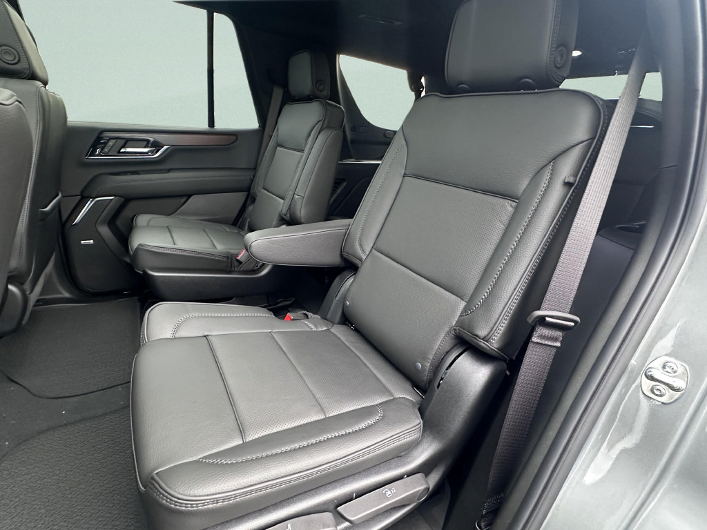 New 2026 GMC Yukon Denali w/ Sun & Power Step Package AWD/4WD image 17
