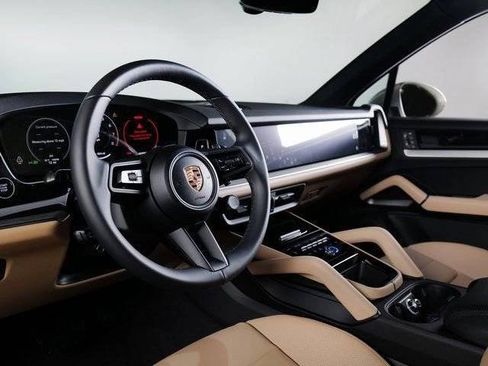 New 2026 Porsche Cayenne AWD/4WD image 4