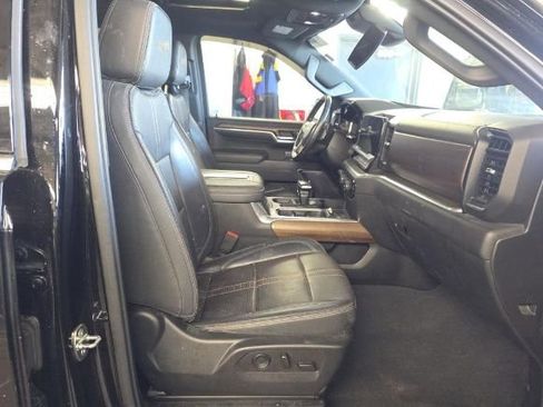 Used 2022 Chevrolet Silverado 1500 High Country w/ High Country Premium Package image 4