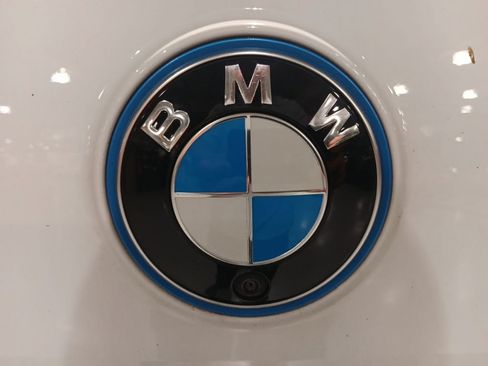 Used 2024 BMW iX xDrive50 w/ Premium Package AWD/4WD image 14