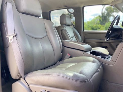 Used 2004 GMC Yukon XL SLT w/ Preferred Equipment Group RWD image 18