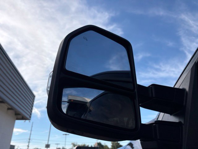Used 2023 Ford F550 4x4 Crew Cab Super Duty image 14