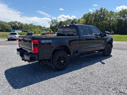 Used 2024 Ford F250 Lariat w/ Black Appearance Package AWD/4WD image 10